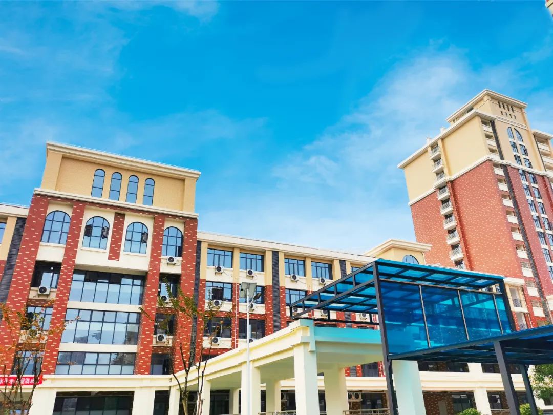 长沙麓山中加学校 长沙麓山中加学校