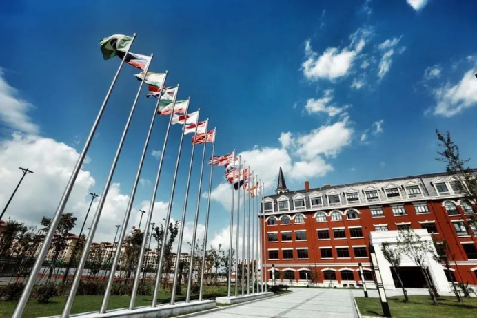 上海金山区世外学校高中融合部