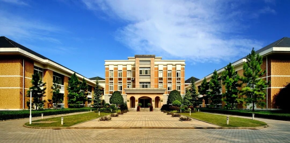 武汉美加外语学校
