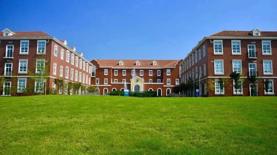 成都‌乐盟外籍人员子女学校