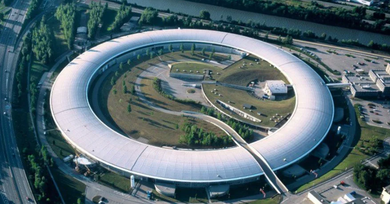 位于学校内的法国国家科研中心