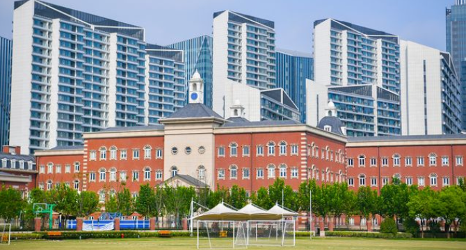 浦东三大英式国际学校择校比对：惠灵顿、德威、哈罗