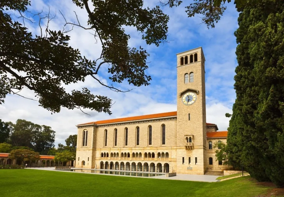西澳大学