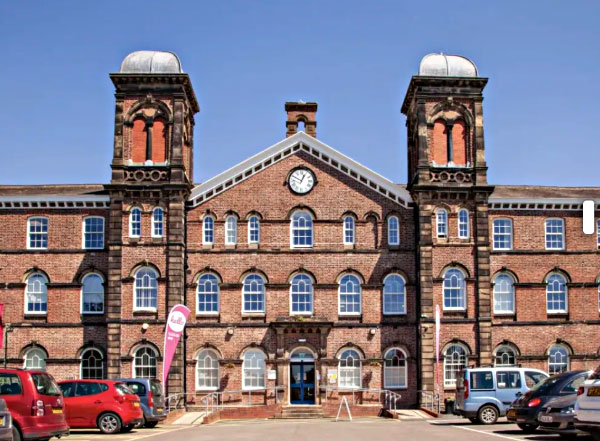 坎布里亚大学