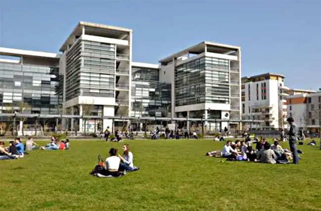 昂热大学