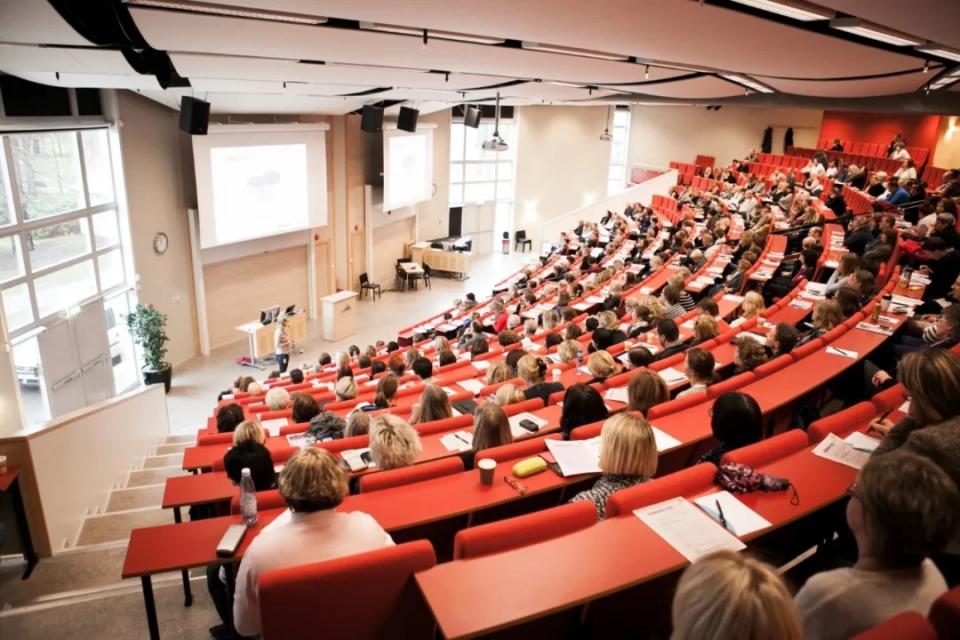 瑞典西部大学学院