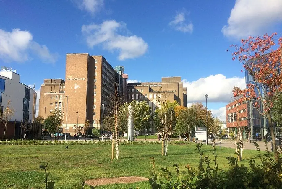 阿斯顿大学