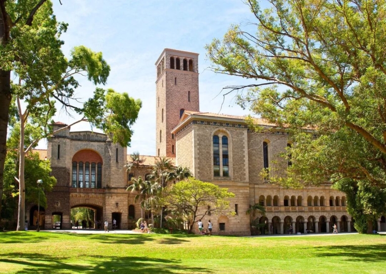 西澳大学