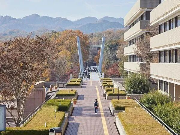 法政大学