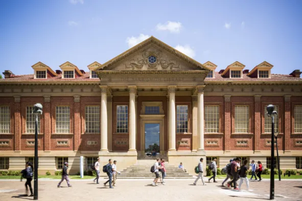 阿德莱德大学