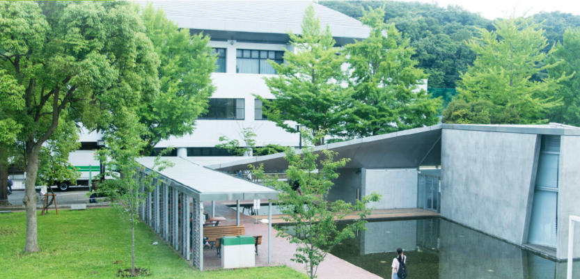 横滨市立大学