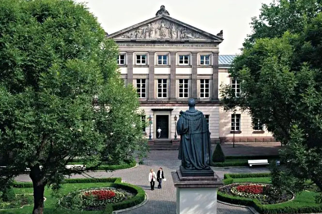 柏林艺术大学