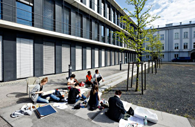 奥格斯堡应用技术大学