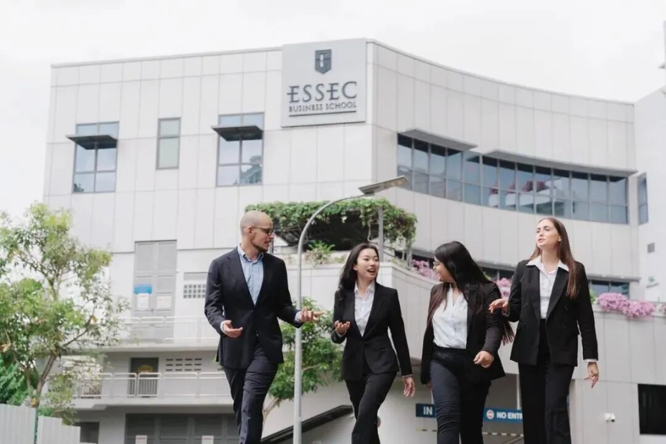 法国埃塞克工商大学