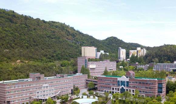 草堂大学