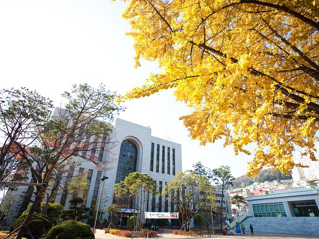 东亚大学