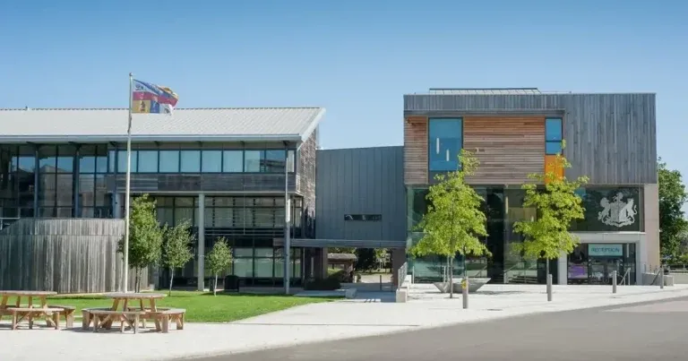 伦敦大学皇家兽医学院