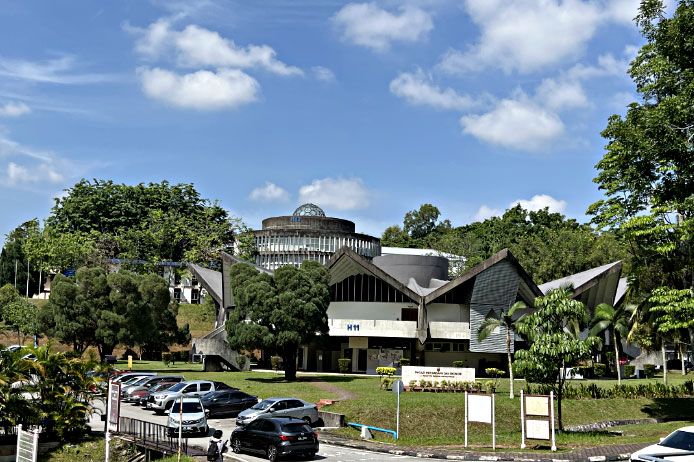 马来亚大学