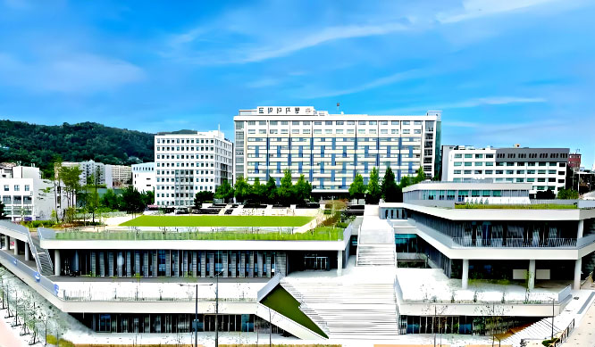 明知大学