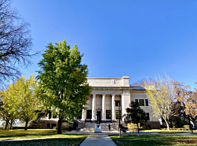 杨百翰大学