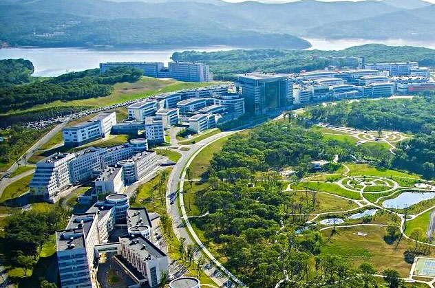 俄罗斯远东联邦大学