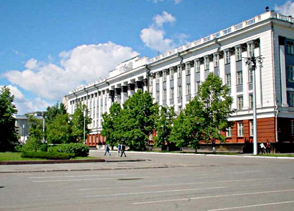 阿尔泰国立大学