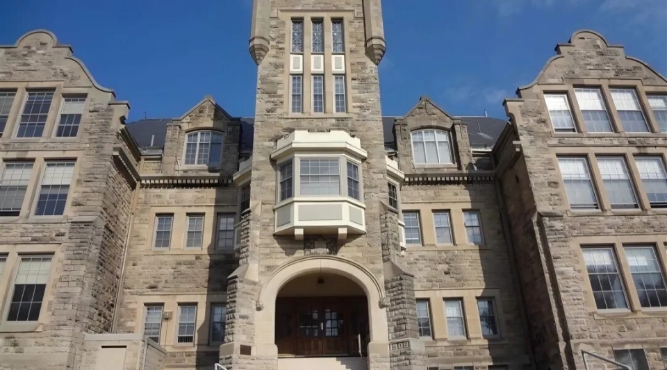 湖首大学