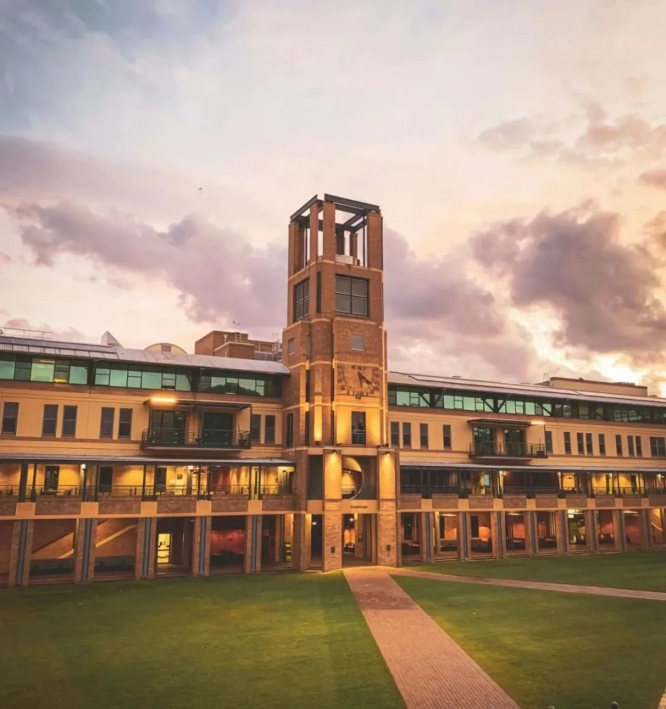 新南威尔士大学