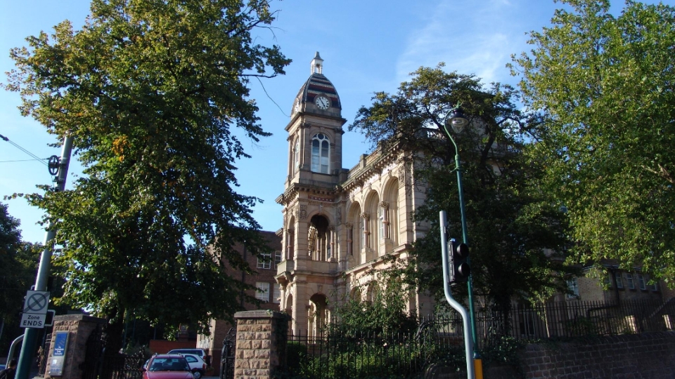 特伦特大学