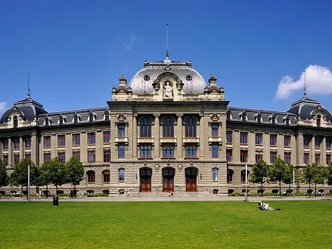 伯尔尼大学