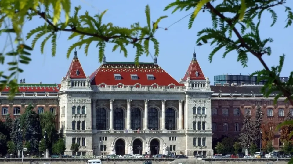 布达佩斯技术和经济大学