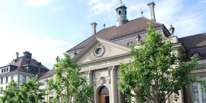 弗里堡大学